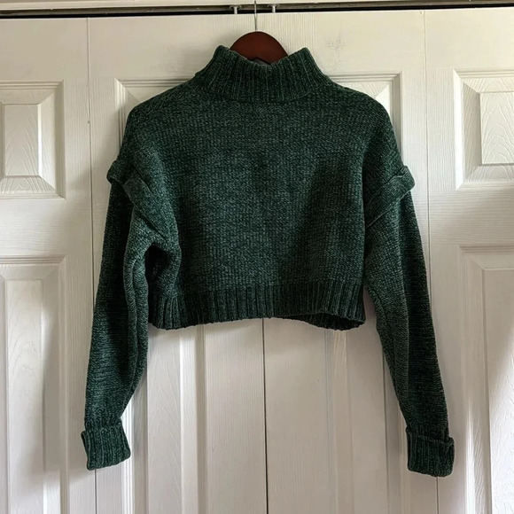 Urban Outfitters super soft pine green sweater size XS - Picture 4 of 5